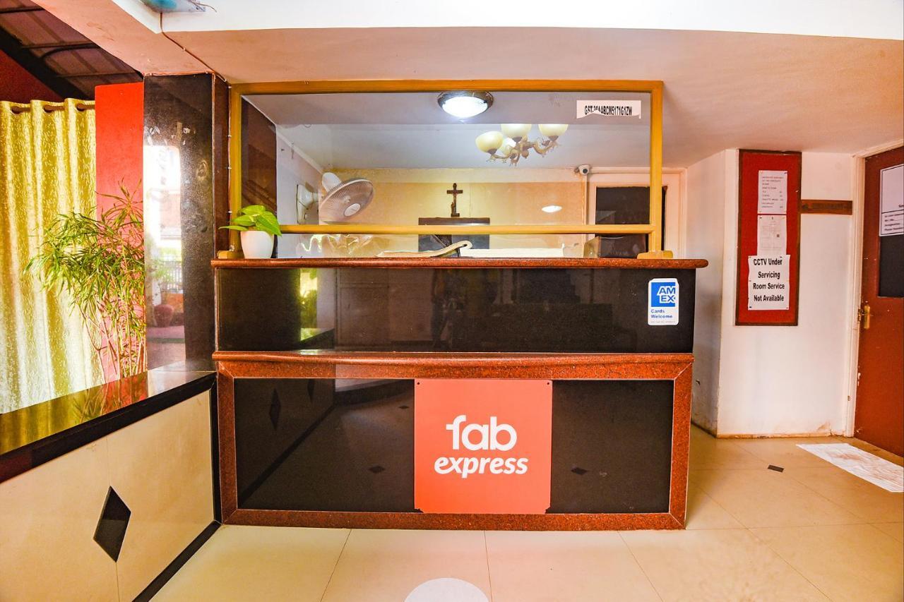 Fabexpress Miramar Hotel Panaji Exterior photo